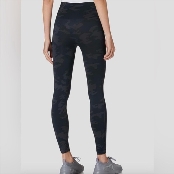 SPANX look at me now high rise scultping camo black grey legging size 1X - Picture 2 of 8